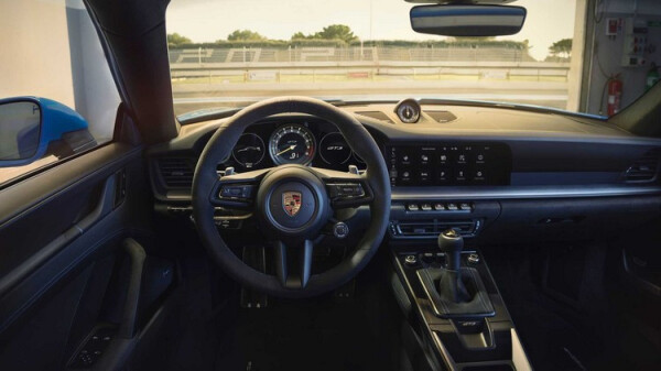 2022-porsche-911-gt3-cabin.jpg