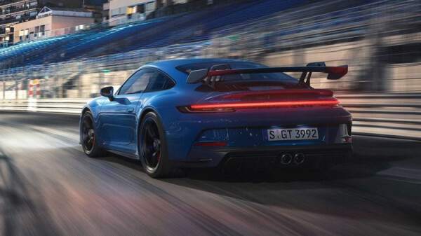 2022-porsche-911-gt3-tail.jpg