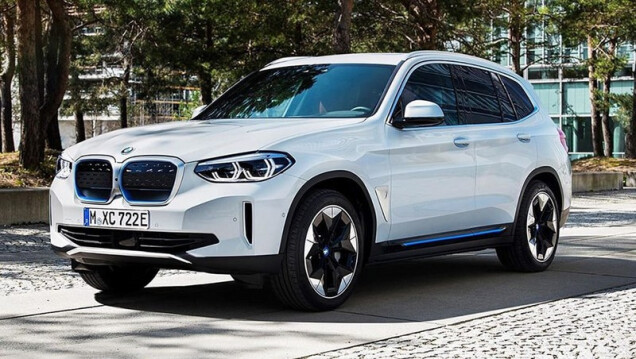 فروش کراس اوور برقی BMW iX3 مدل 2022 + عکس