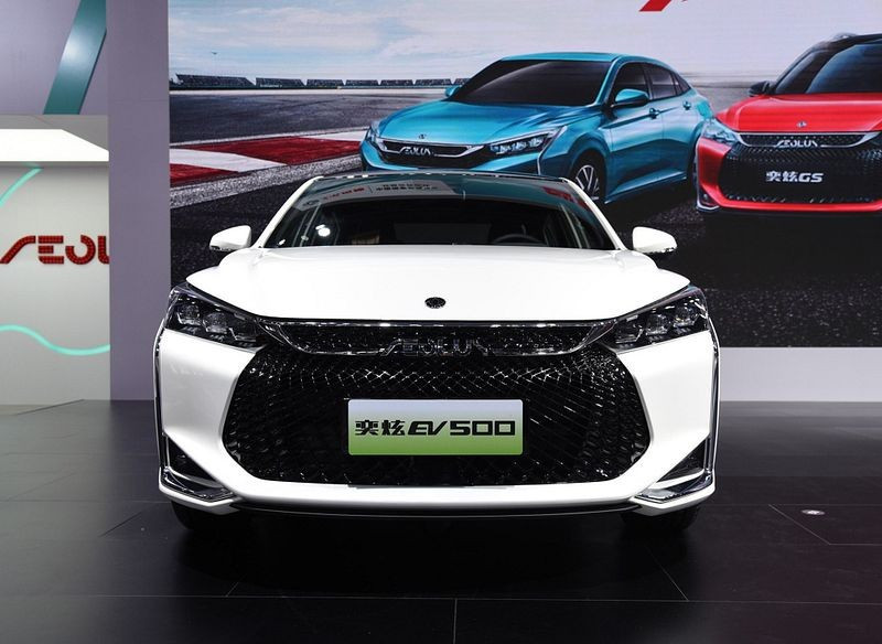 معرفی سدان جدید دانگ فنگ و 400 کیلومتر رانندگی پاک؛ ایولوس EV500 + عکس