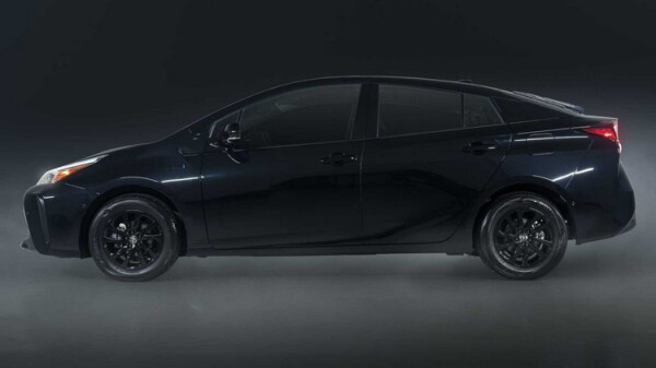 2022-toyota-prius-nightshade-special-edition-side.jpg