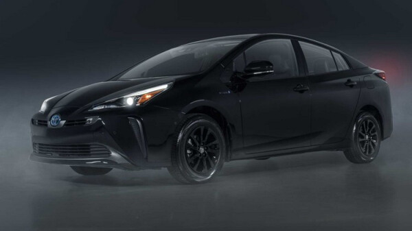 2022-toyota-prius-nightshade-special-edition-front-three-quarters.jpg