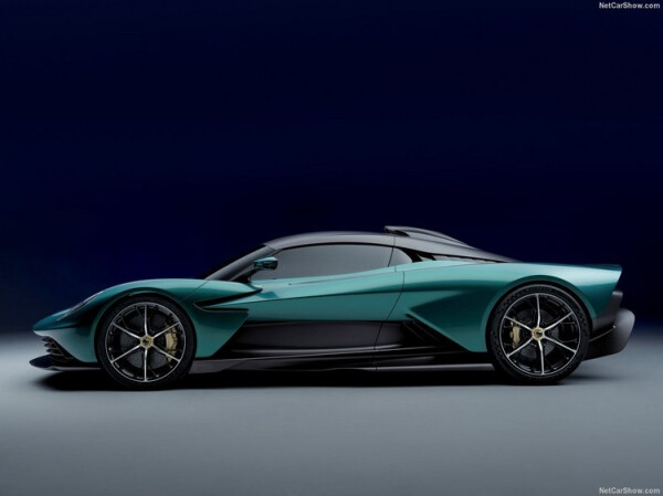 Aston_Martin-Valhalla-2022-1280-02.jpg