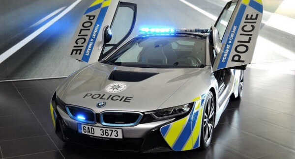 BMW-i8-Police-Car.jpg