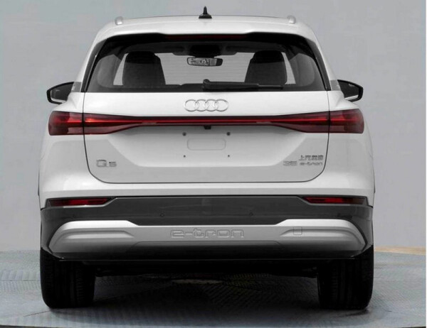 2022-audi-q5-e-tron-at-miit.jpg