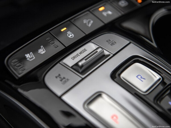 Hyundai-Tucson_Plug-in_Hybrid_US-Version-2022-1024-1a.jpg