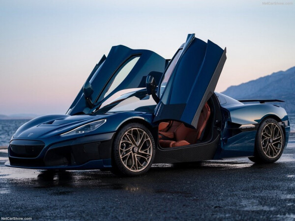 Rimac-Nevera-2022-1024-01.jpg
