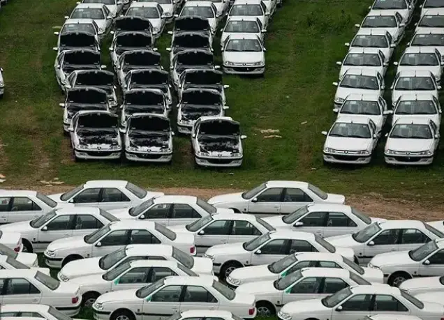 پرده برداری یک نماینده مجلس از احتکار در خودروسازان