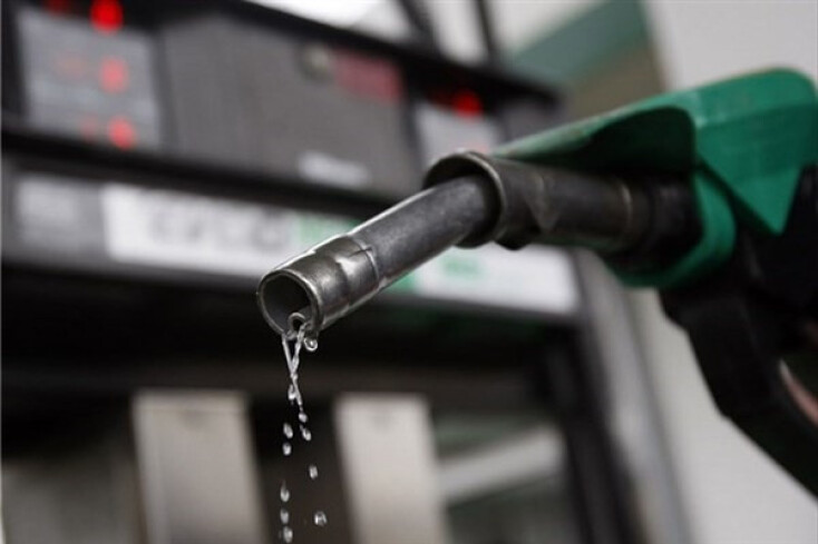 وزیر نفت اعلام کرد: هر کد ملی 15 لیتر بنزین