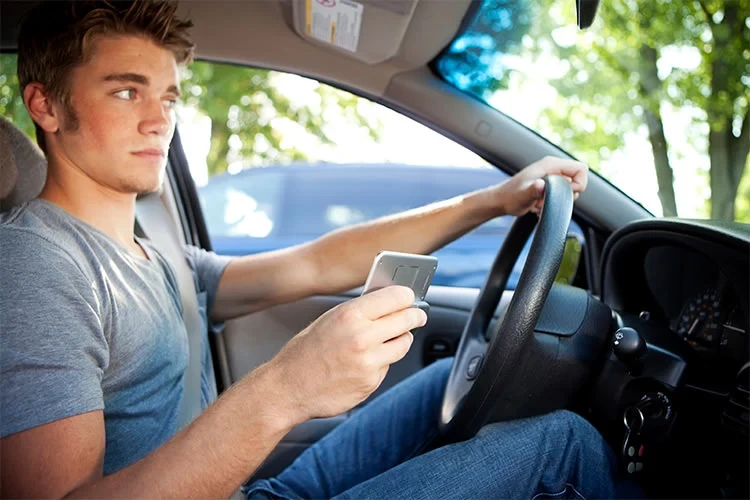 اعمال محدودیت های جدید برای افرادی که تازه گواهینامه رانندگی گرفته اند