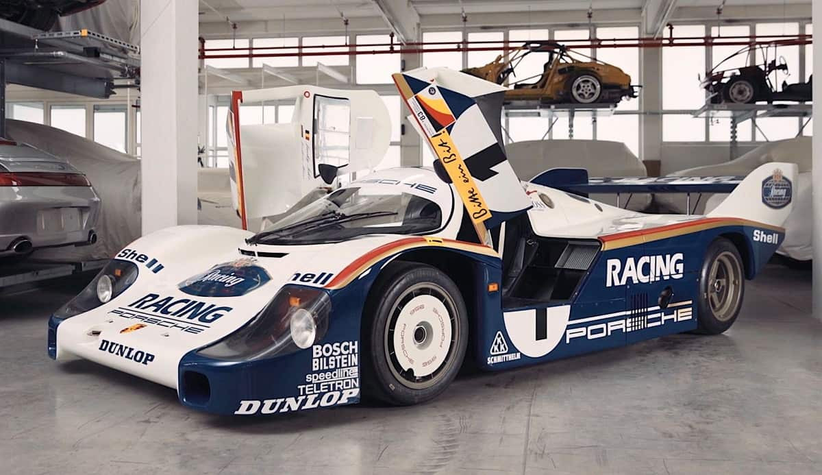 Porsche_956_Museum-min.jpg
