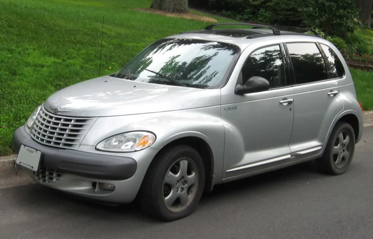 2001-2005_Chrysler_PT_Cruiser.webp