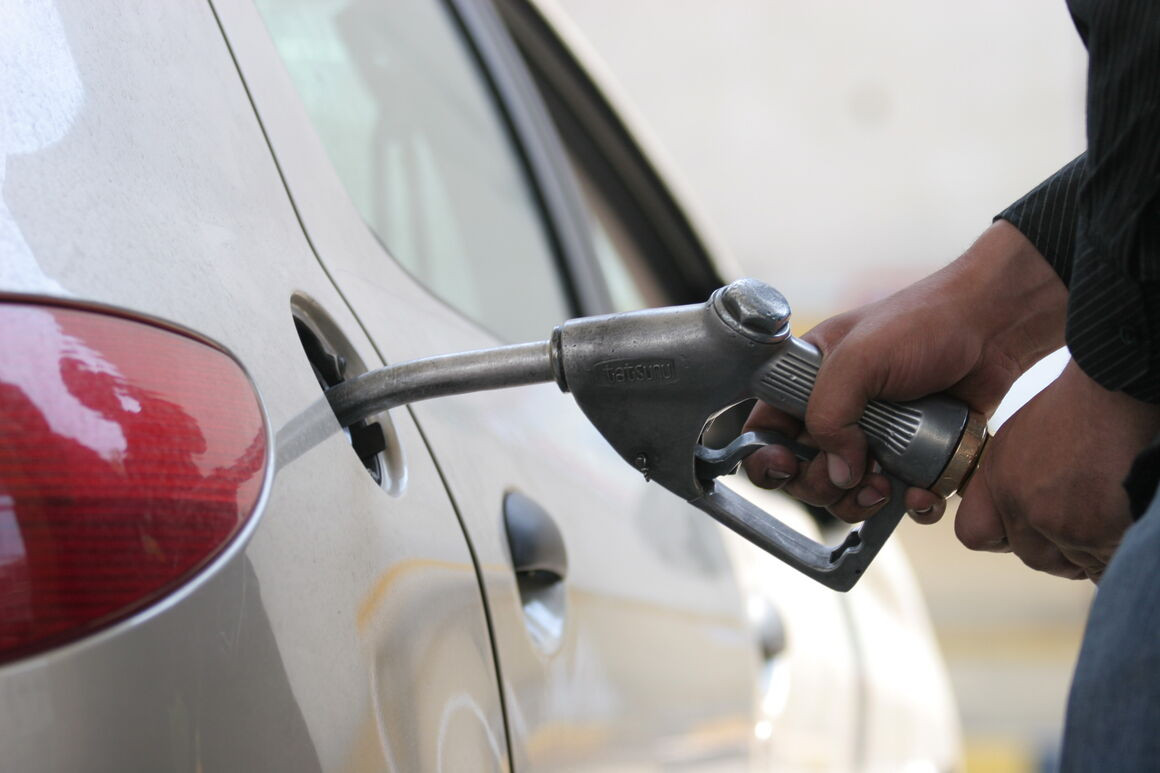 مصرف سوخت خودروهای داخلی، سه برابر استاندارد جهانی است