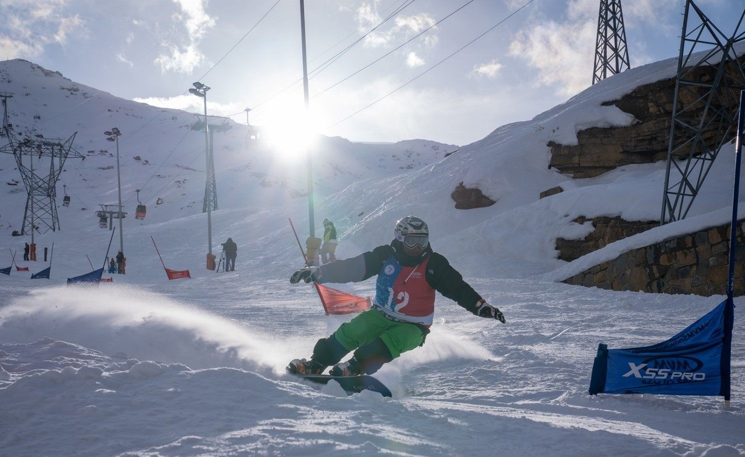 قهرمانی در قلب کوهستان در مسابقات جایزه بزرگ اسکی اسنوبرد MVM